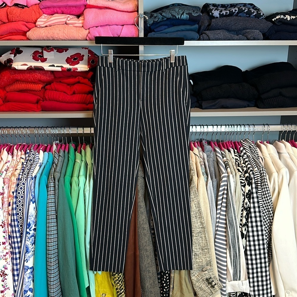 Zara Woman navy/white pinstriped knit cropped trousers size XS
